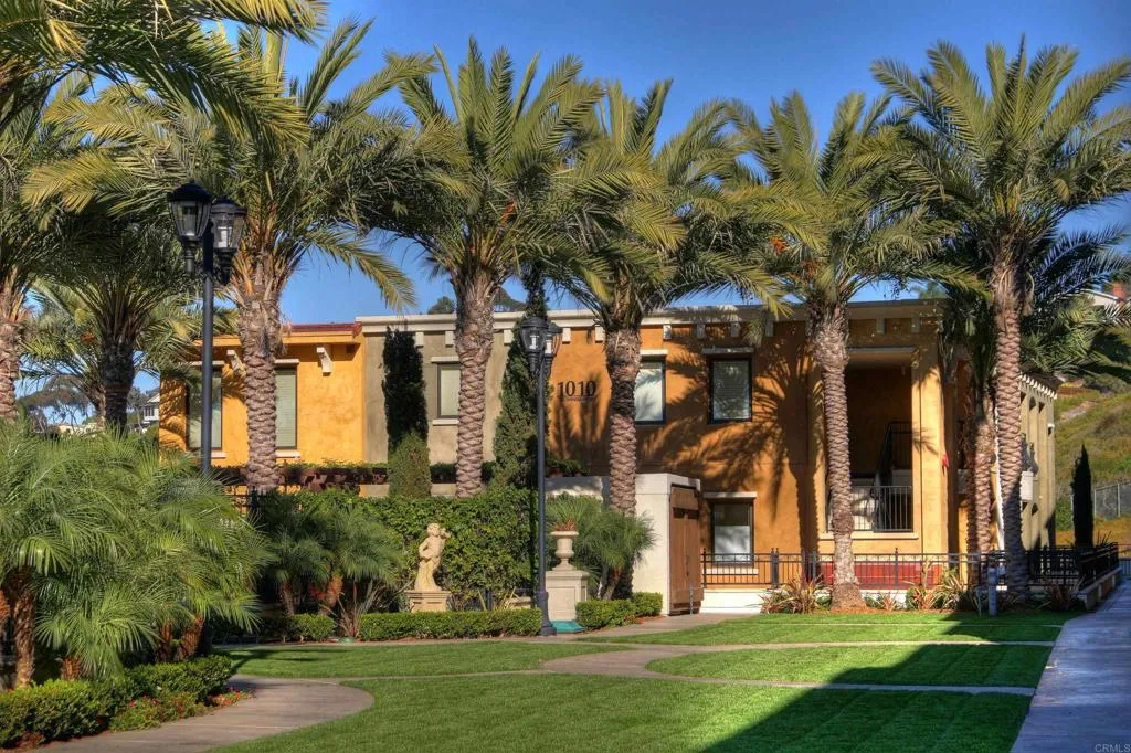 https://cdn.realtyfeed.com/cdn/127/305348316/4e3ec95631a9fc47d8a73292fd08b079.webp