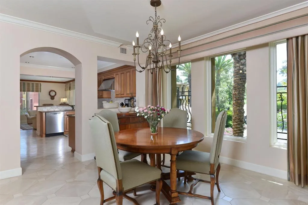 https://cdn.realtyfeed.com/cdn/127/305348316/f7dcad1fda9680734519cbdb96617d3c.webp