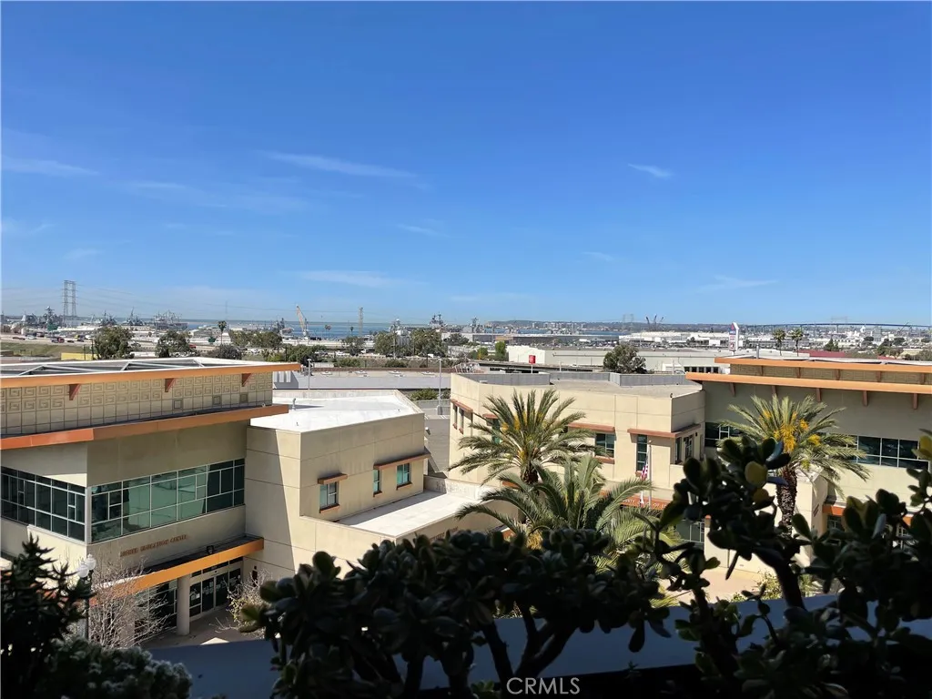 https://cdn.realtyfeed.com/cdn/127/305349212/dec0beba4007a4df4822c1ef412f13fc.webp