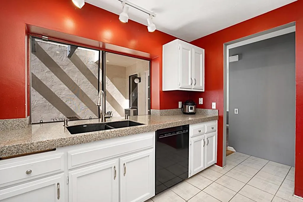 https://cdn.realtyfeed.com/cdn/127/305351644/18a82f80f7fa5928d6926b73e209eeaa.webp