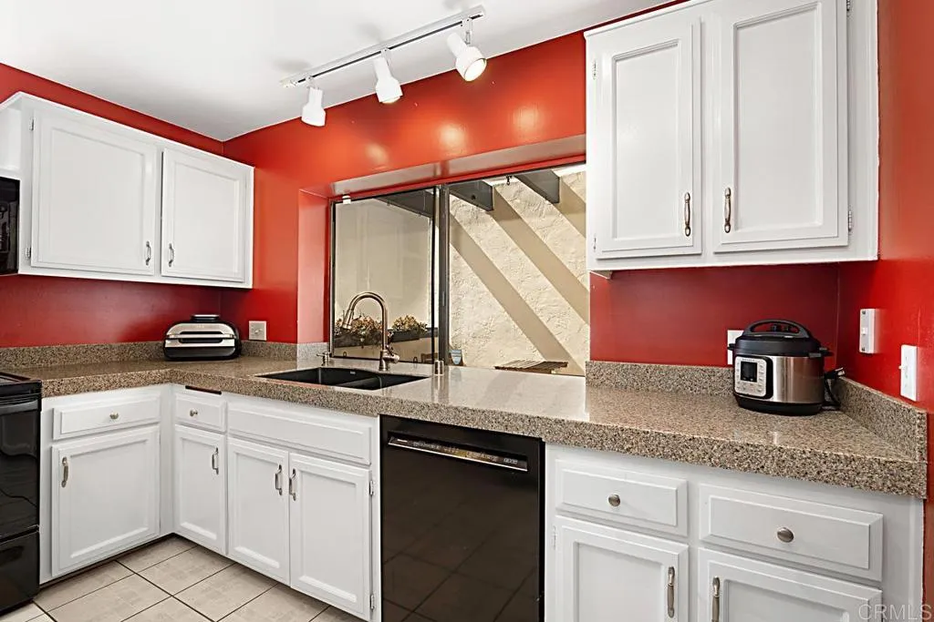 https://cdn.realtyfeed.com/cdn/127/305351644/433f61ed220f5ff6586834f3dd818338.webp