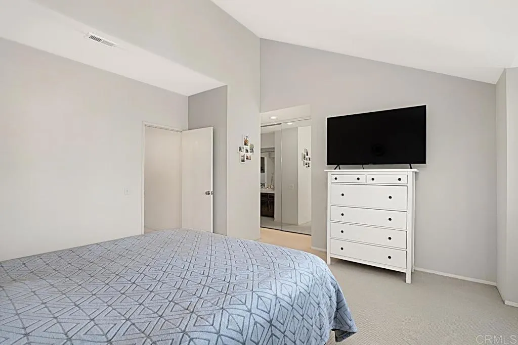 https://cdn.realtyfeed.com/cdn/127/305351644/df31bed903d40693db149eebd424c526.webp
