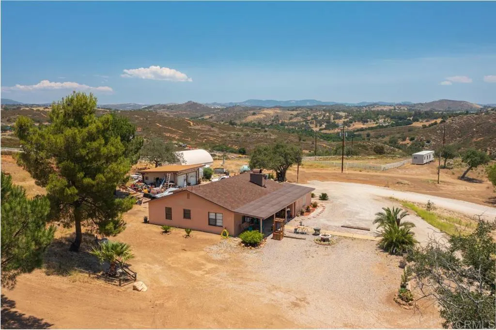 https://cdn.realtyfeed.com/cdn/127/305357561/ad083a71005c70be5902de49fa7873c8.webp