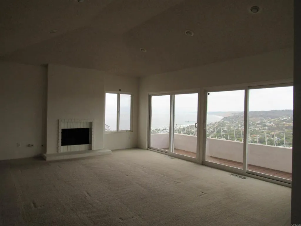 https://cdn.realtyfeed.com/cdn/127/305392251/b6c668aba525ffc63a88331715cb28db.webp