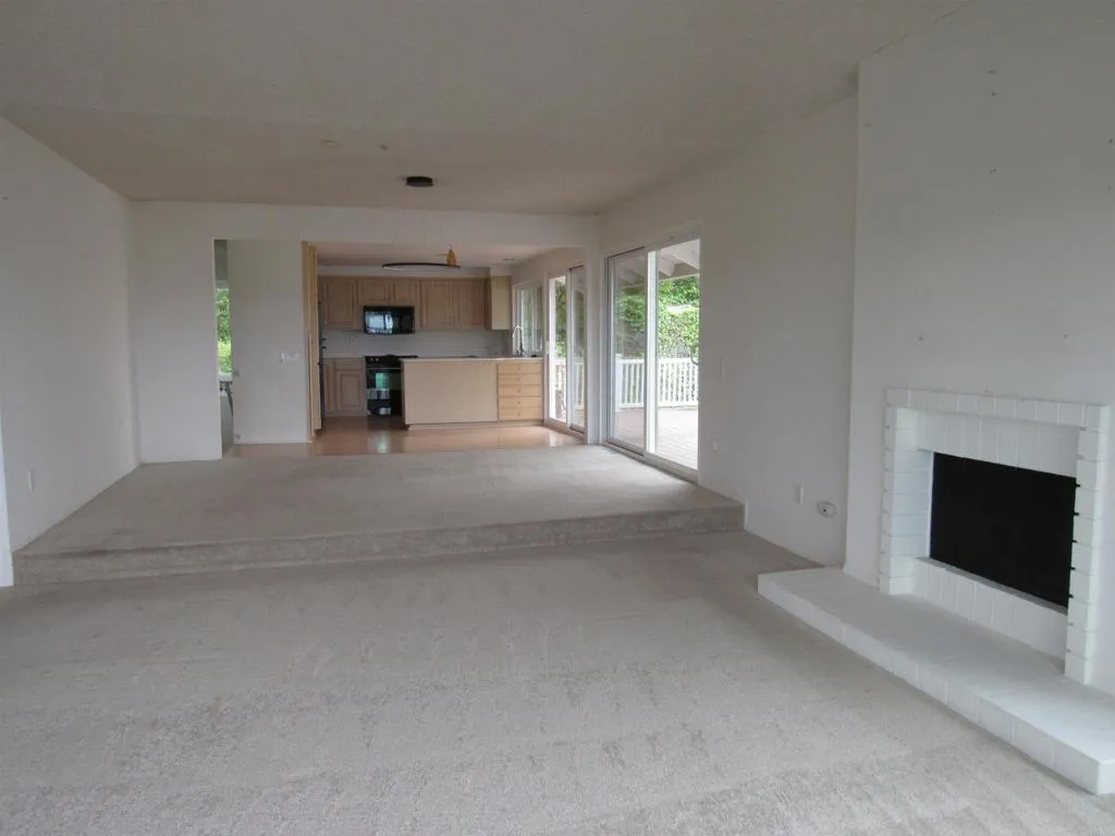 https://cdn.realtyfeed.com/cdn/127/305392251/be00c92941a03c0cd86fd79b900c9770.webp