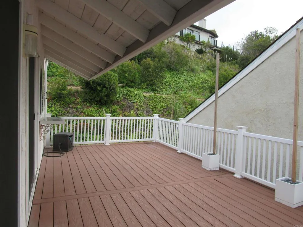 https://cdn.realtyfeed.com/cdn/127/305392251/cf6b72174408e888198b38d725691571.webp