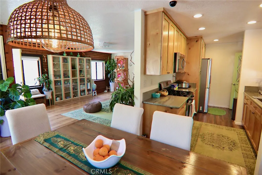 https://cdn.realtyfeed.com/cdn/127/305394612/932554d289794af294aa4d2c22c59b0a.webp
