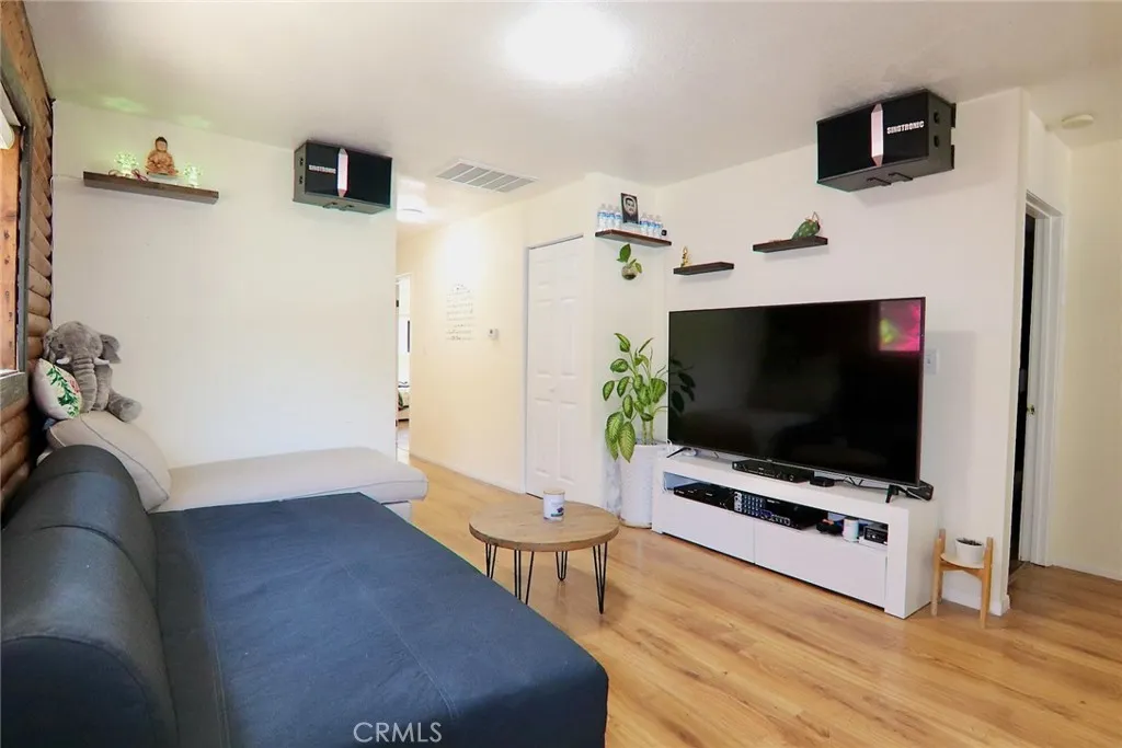 https://cdn.realtyfeed.com/cdn/127/305394612/f50fb4882324669b4798193a2612c291.webp