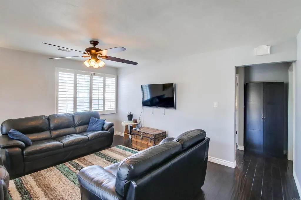 https://cdn.realtyfeed.com/cdn/127/305395761/95ce8f5ca427a426d2c0d7a418860549.webp
