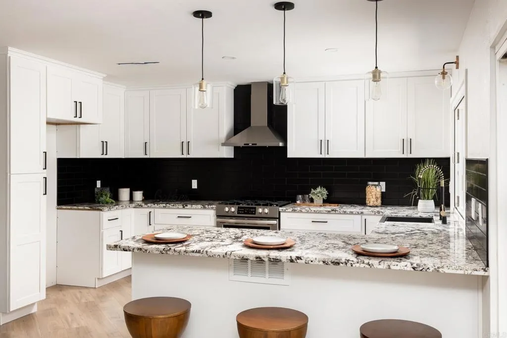 https://cdn.realtyfeed.com/cdn/127/305398164/134074c44c97127228d9581fa575b4f1.webp