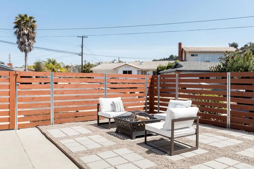 https://cdn.realtyfeed.com/cdn/127/305398164/189469d5ba6a4d683583b92e0f07bb32.webp