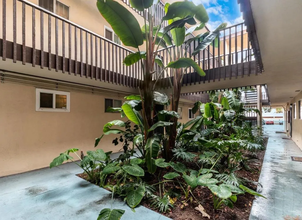 https://cdn.realtyfeed.com/cdn/127/305399039/2129490abb0ddb73049ef597f838342c.webp