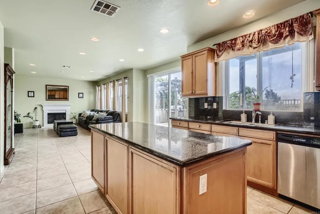 https://cdn.realtyfeed.com/cdn/127/305399153/3f1d15b0a6023e3a53a553b79730d6ee.webp