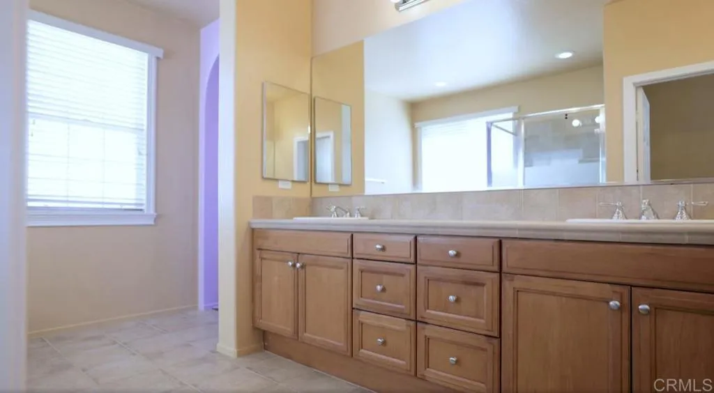 https://cdn.realtyfeed.com/cdn/127/305399153/cab6aa0a8ddd1036d68333e1e2b5a031.webp