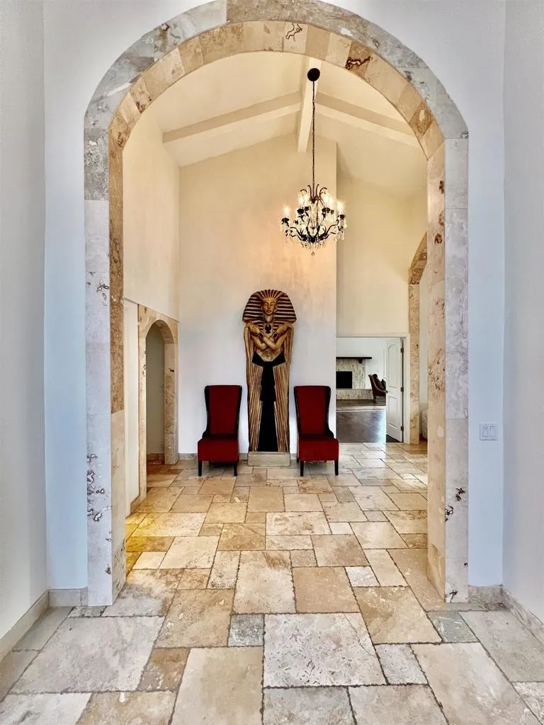 https://cdn.realtyfeed.com/cdn/127/305445699/40f5870c0e73205f59400da8566c9fec.webp