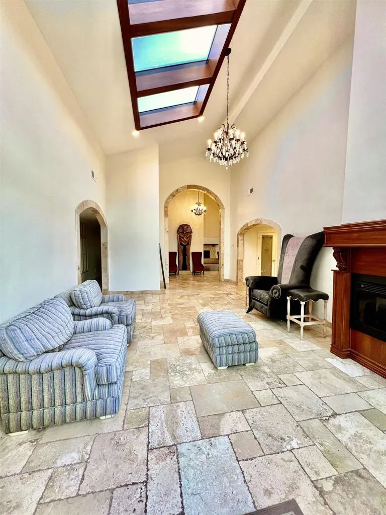 https://cdn.realtyfeed.com/cdn/127/305445699/71349176b3a6e911e29166789ccea751.webp