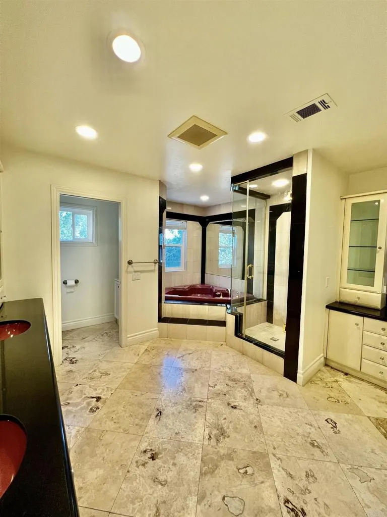 https://cdn.realtyfeed.com/cdn/127/305445699/87505ac46ccdf66c78012feb018c43c1.webp