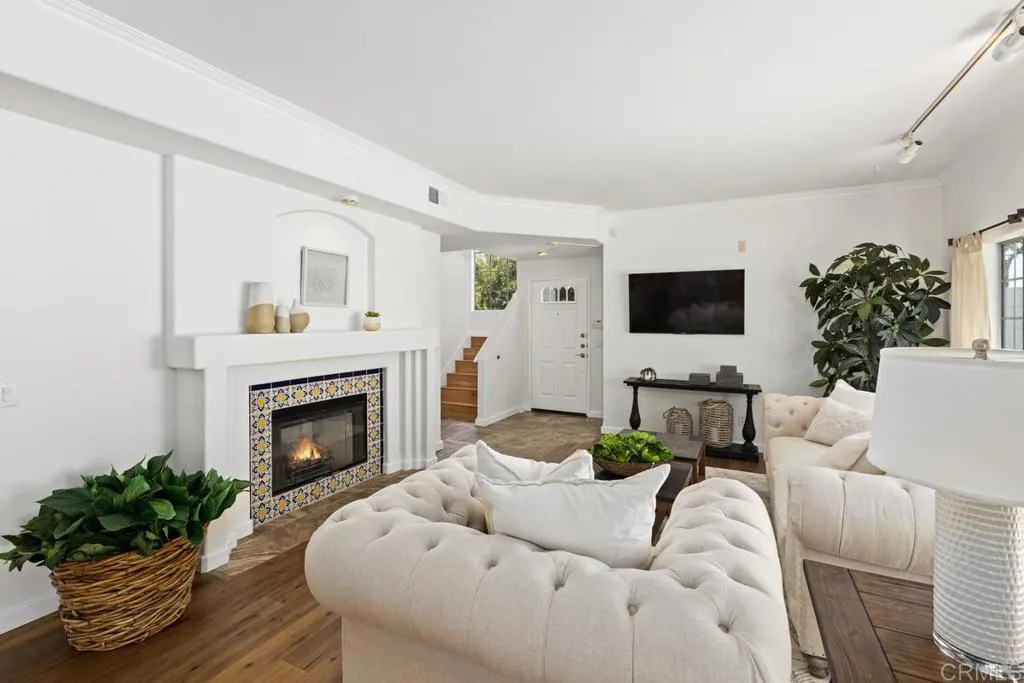 https://cdn.realtyfeed.com/cdn/127/305447031/44d898fe36c4d2bc9f43b498cbacceb1.webp