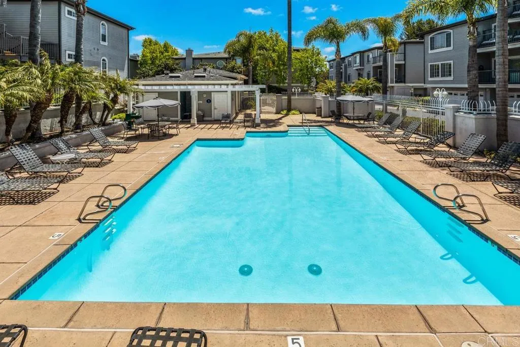 https://cdn.realtyfeed.com/cdn/127/305447031/b16ced2cd08d4563325fa153d1fa0327.webp