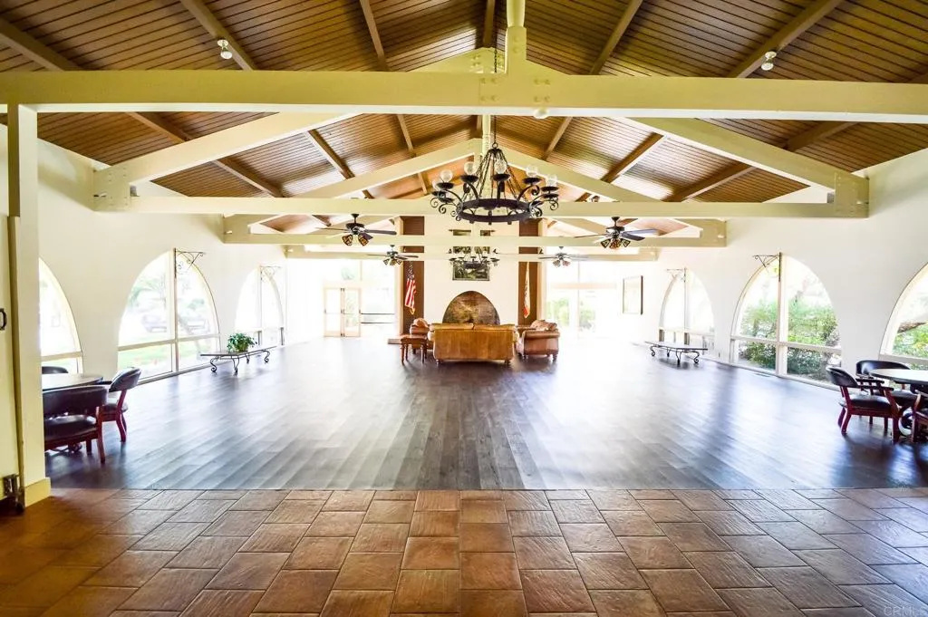 https://cdn.realtyfeed.com/cdn/127/305449089/7e039117f78546d5a6caa4fc11383080.webp