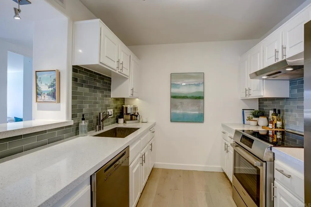 https://cdn.realtyfeed.com/cdn/127/305454492/042ddfe5f39bd039f32dc4ca4eb26202.webp