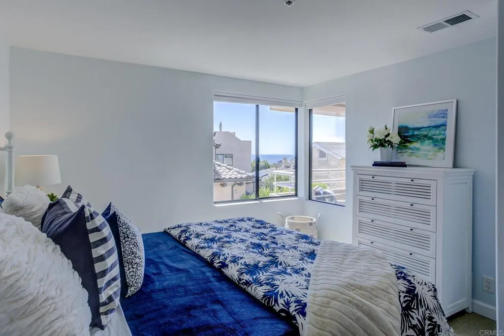 https://cdn.realtyfeed.com/cdn/127/305454492/ade4f643f0f22083ac207c91e128e15e.webp