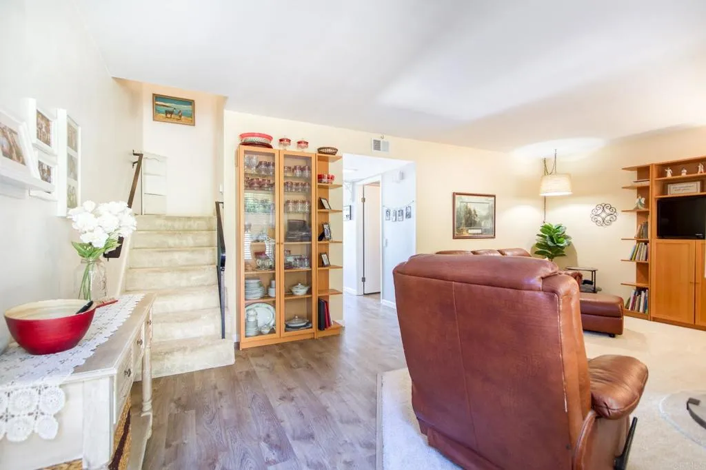https://cdn.realtyfeed.com/cdn/127/305455106/1ff8576eb5df9453a9b2b5c25cdc5647.webp