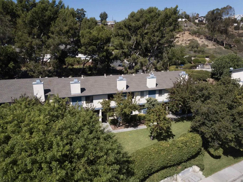 https://cdn.realtyfeed.com/cdn/127/305455106/6fc2ba83e4440f59bfb1d10f5fe39a28.webp