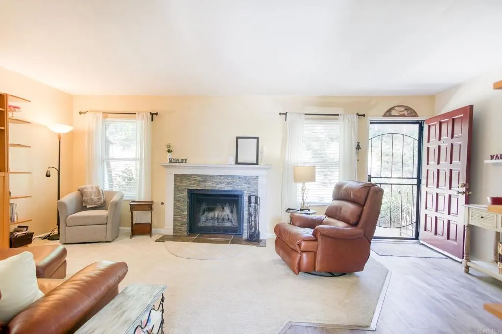 https://cdn.realtyfeed.com/cdn/127/305455106/cf4ad6d124c1173322ec98a3c1d2e78c.webp