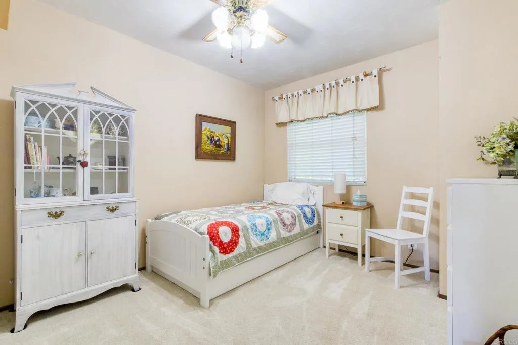 https://cdn.realtyfeed.com/cdn/127/305455106/eddd9af9df09df670f7705e62ad30640.webp