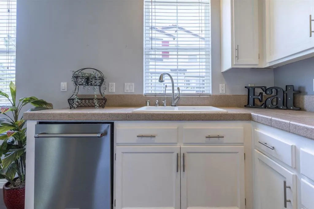https://cdn.realtyfeed.com/cdn/127/305455734/2d67f1b000284b62db022fe515f747f9.webp