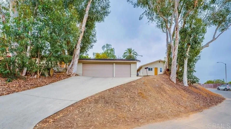 https://cdn.realtyfeed.com/cdn/127/305458814/1484a312395cceff9f5213804ef87ad2.webp