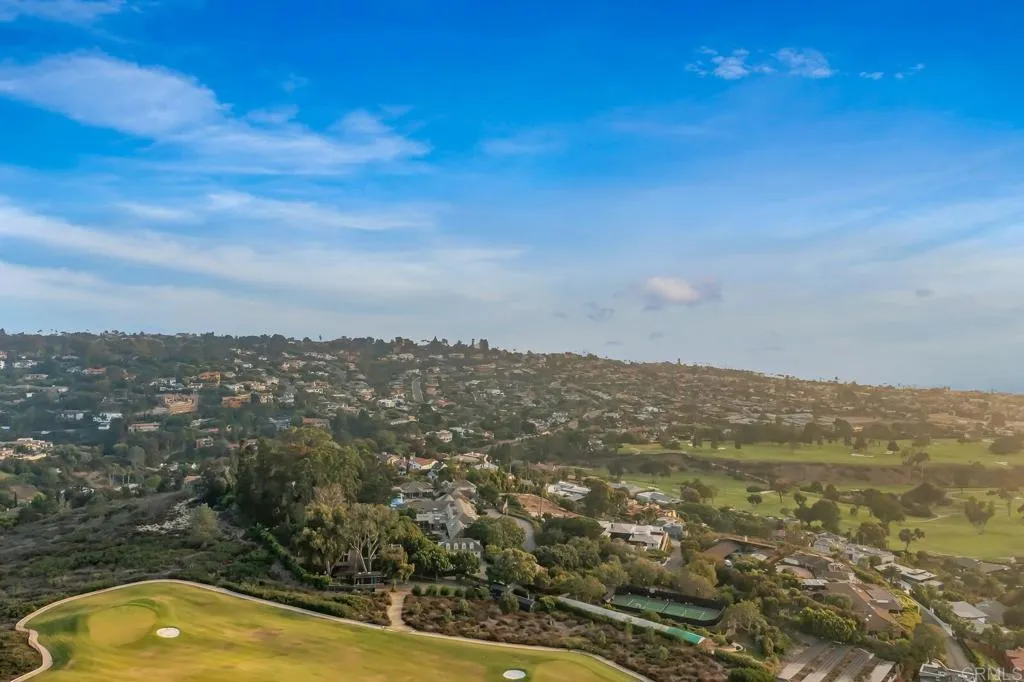 https://cdn.realtyfeed.com/cdn/127/305460046/51c3c8854927c34e9d4cb5d7e61a1057.webp