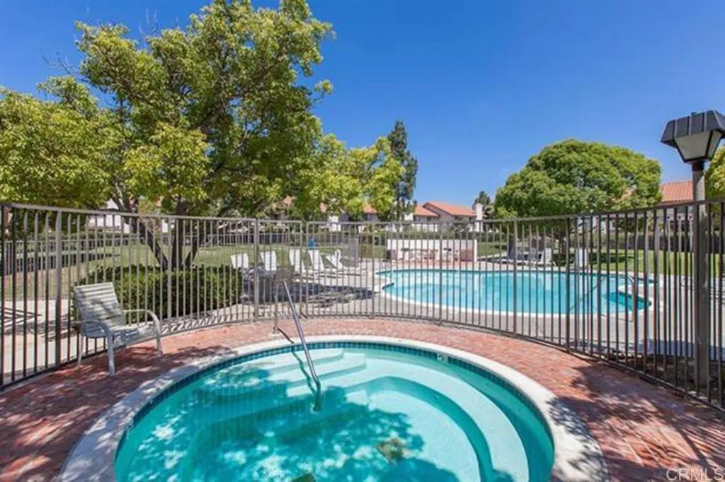 https://cdn.realtyfeed.com/cdn/127/305460146/019d2f1d3756a1424f441eb4bd22b206.webp