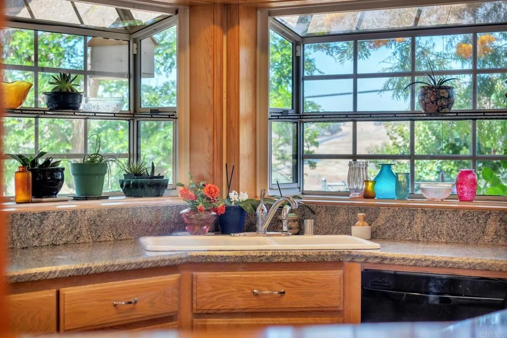 https://cdn.realtyfeed.com/cdn/127/305461142/11365122ebc9c7f52618aab103872f82.webp