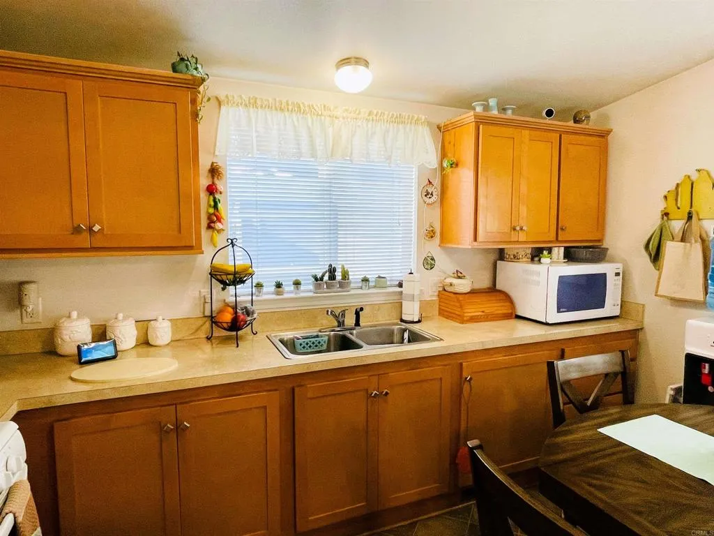 https://cdn.realtyfeed.com/cdn/127/305466186/311b1d7511a824385979534e0c4ffff9.webp