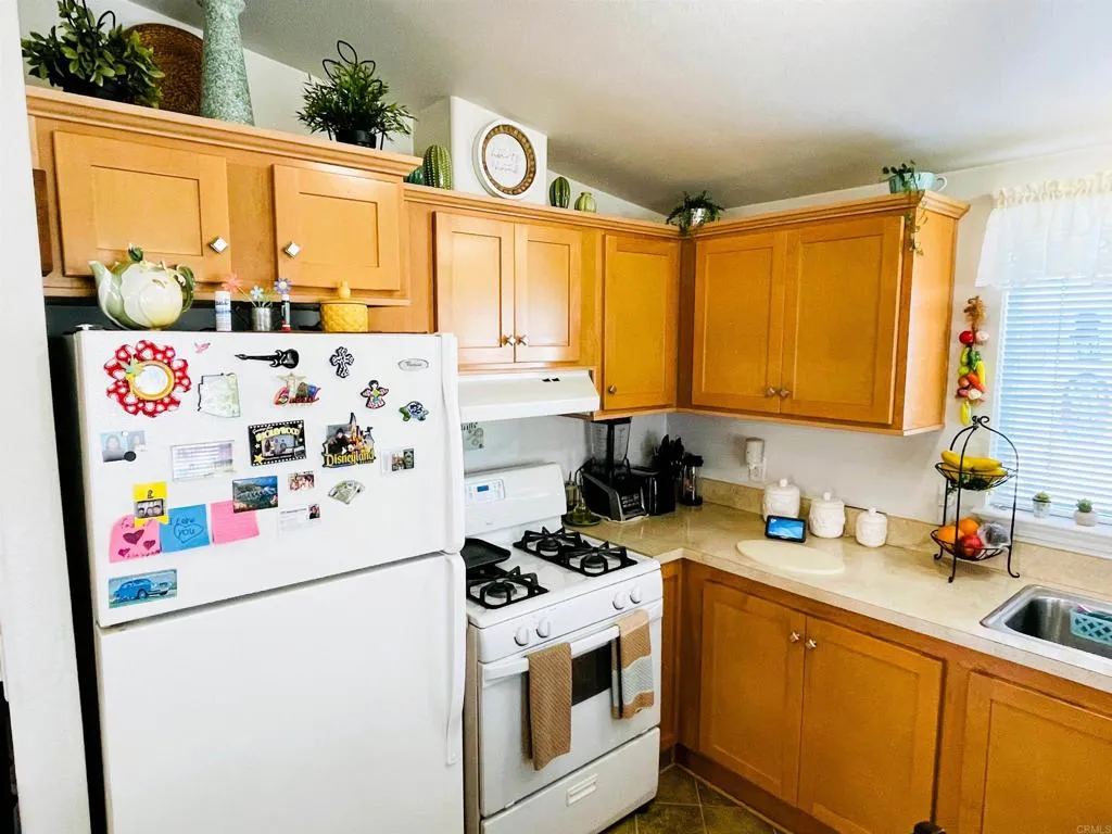 https://cdn.realtyfeed.com/cdn/127/305466186/3cd445bc8016a335aa3d4f8f41742209.webp