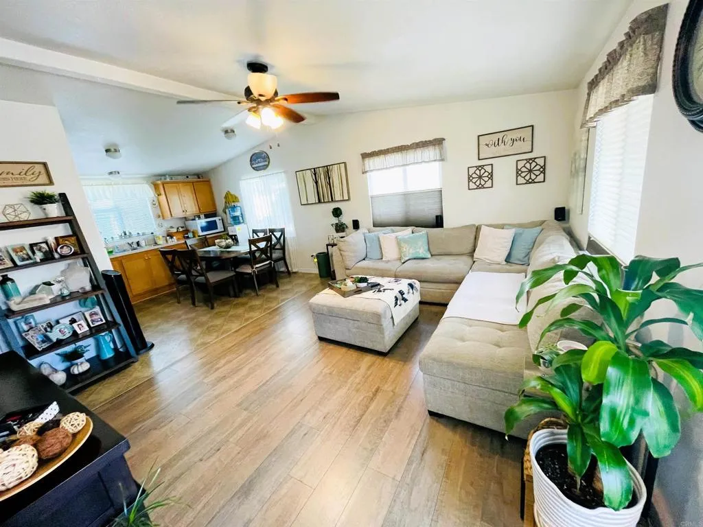 https://cdn.realtyfeed.com/cdn/127/305466186/74067e65ed80dc549dbac29172c24376.webp