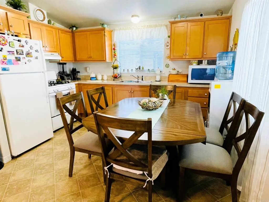 https://cdn.realtyfeed.com/cdn/127/305466186/a850e2da170637726eb2f166b86ed198.webp