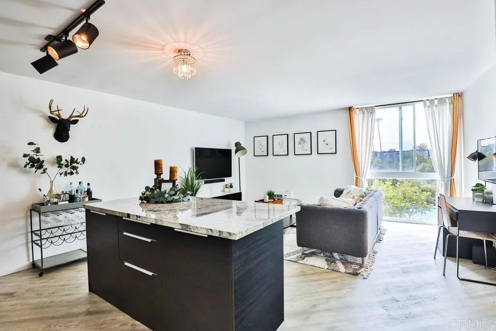 https://cdn.realtyfeed.com/cdn/127/305468949/5cbf22adf70c3deee360fb6c448e129c.webp