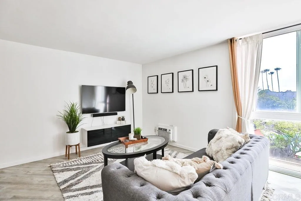https://cdn.realtyfeed.com/cdn/127/305468949/b902a4c65da7181231b8405cd2475ecf.webp