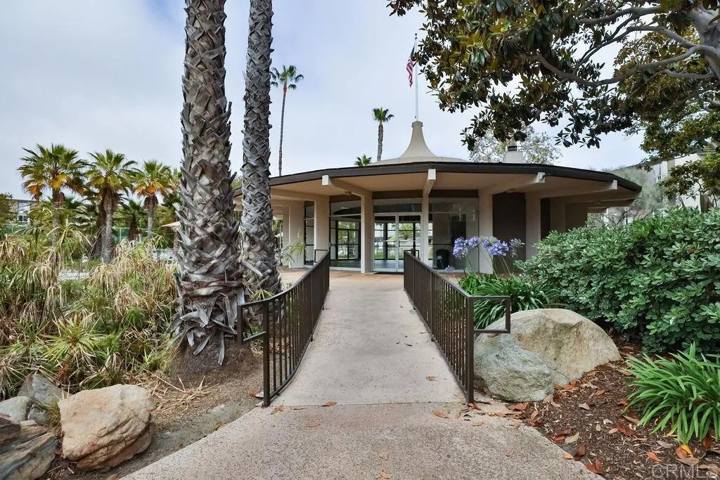 https://cdn.realtyfeed.com/cdn/127/305468949/d98f0c70c2279f70de0891257e6f50be.webp