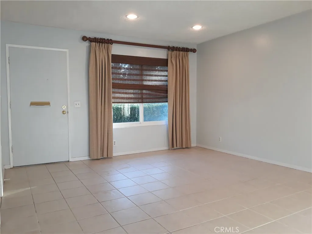 242 E 84 TH, Los Angeles, CA, 90003