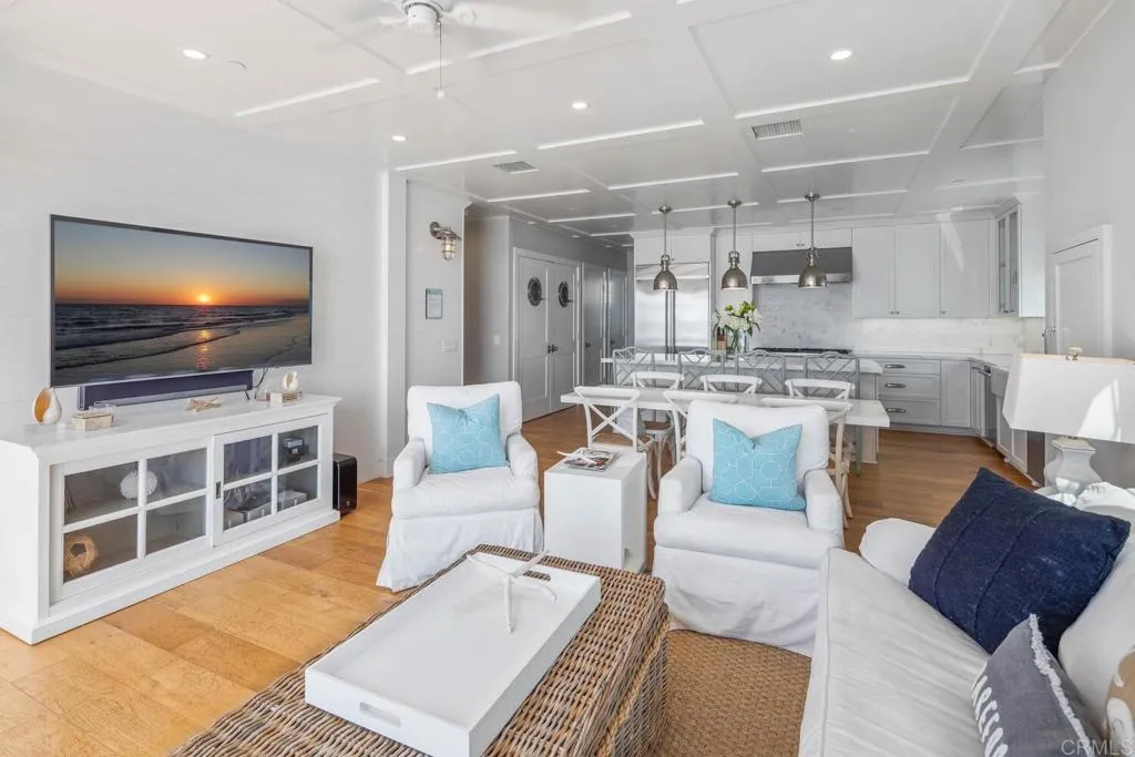 https://cdn.realtyfeed.com/cdn/127/305475173/6229e1f6b6504b6e1d4c6108cd1a8985.webp