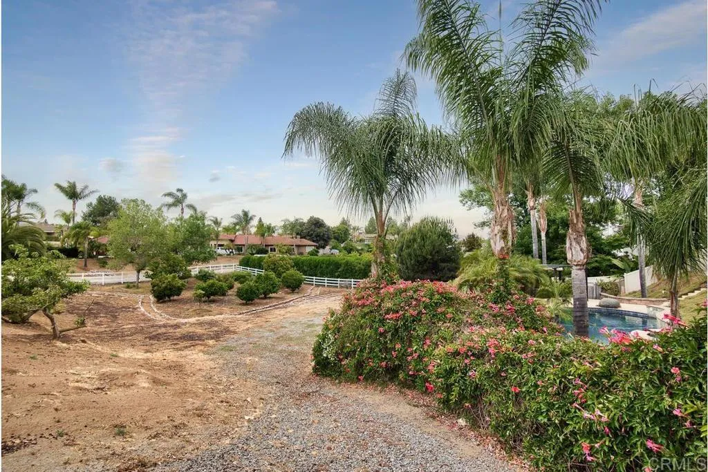 https://cdn.realtyfeed.com/cdn/127/305477062/748aebe1283a7135b2849ffd7144e99c.webp