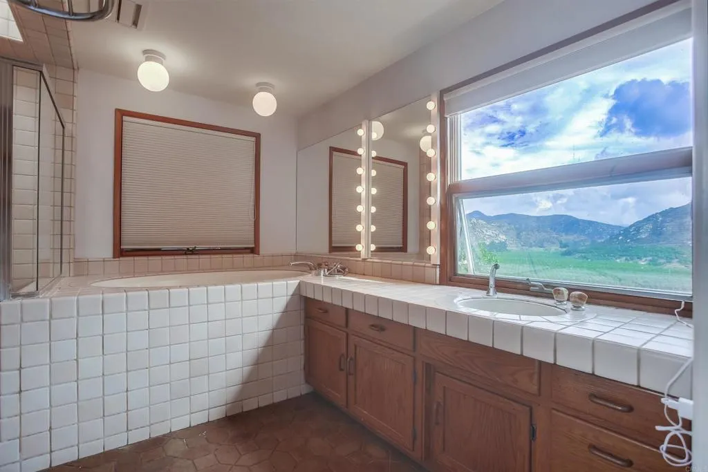 https://cdn.realtyfeed.com/cdn/127/305478801/b50deb5926bda196c8b1c3fb80253695.webp