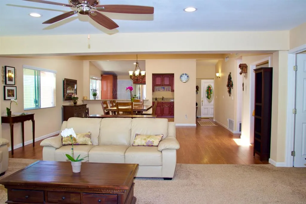 https://cdn.realtyfeed.com/cdn/127/305480126/ef158d01acd427286ad109c133d3cc5f.webp