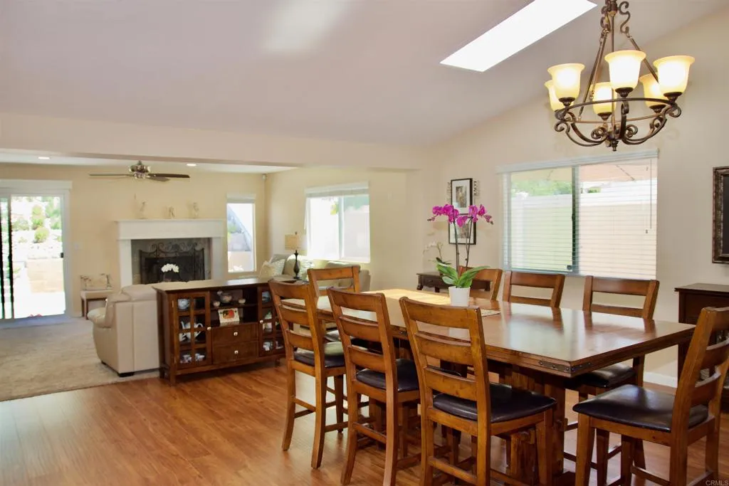 https://cdn.realtyfeed.com/cdn/127/305480126/ef43313194fb7aac05883593e203a039.webp