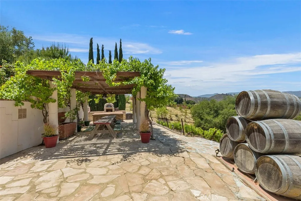 https://cdn.realtyfeed.com/cdn/127/305487089/2f9aedb5f23c23a481014f8b2633a6fc.webp