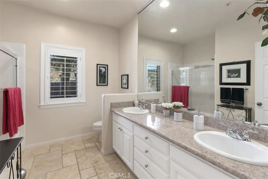 https://cdn.realtyfeed.com/cdn/127/305487089/722cf2dc615fbccb2cef32a3a923288a.webp